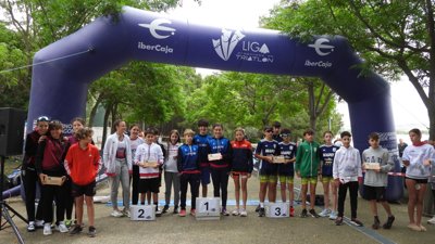 JAB Triatlón Helios masculino y Estudener Triatlón Europa femenino campeones de Aragón de Triatlón por Equipos