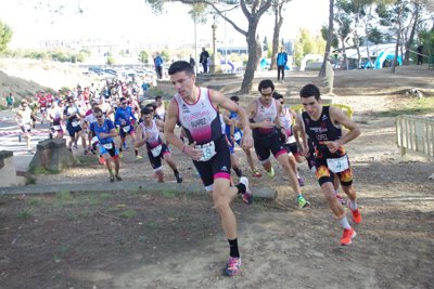 Eduardo Suarez y Leticia Soria inauguran el palmarés del I Duatlón Cros de Huesca