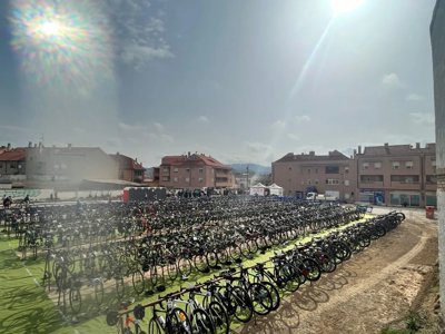 76 equipos y 400 duatletas toman las calles de María de Huerva