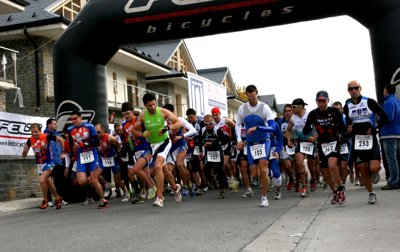Sergio Gimeno vence con autoridad el XV Duatlón Cros "Trofeo Mayencos"