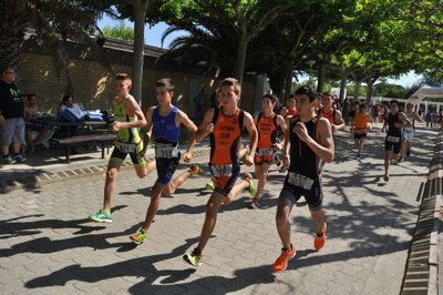 El Cto. de Aragón de Acuatlón Escolar se celebró en Stadium Venecia