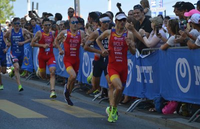 Dos triatletas aragoneses participan en la primera edición del ProTour FETRI con una participación de lujo