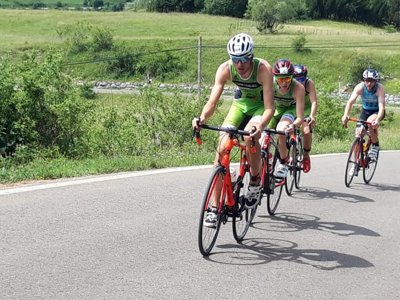 Lorenzo Buil y Ana Capella vencen en el III Triatlón Valle de Tena
