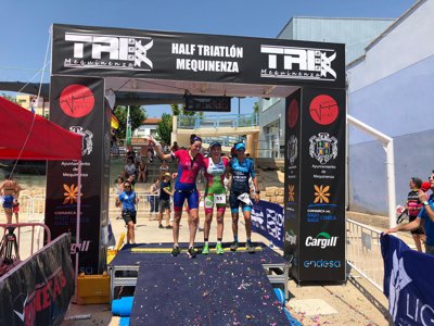 Usoa Ostolaza y Jordi Montraveta ganan el III Half Triatlón de Mequinenza, prueba de la Copa de España MD y LD