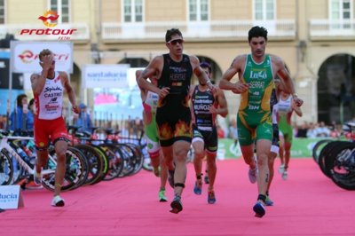 Dos triatletas aragoneses participan en la primera edición del ProTour FETRI con una participación de lujo