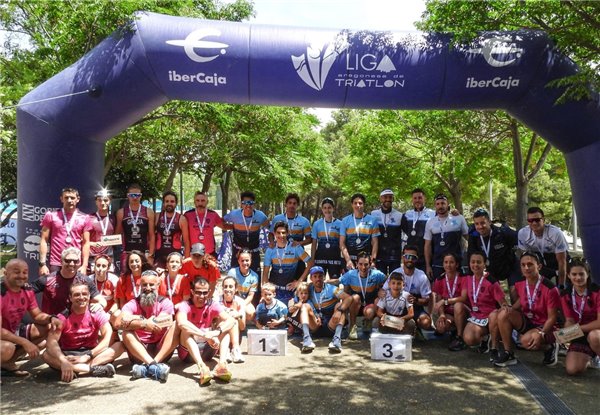 JAB Triatlón Helios masculino y Estudener Triatlón Europa femenino campeones de Aragón de Triatlón por Equipos
