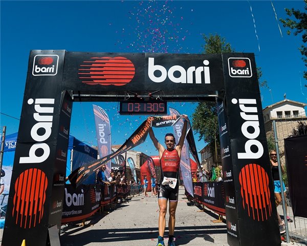 Jesús García y Ana Revilla campeones de Aragón de triatlón larga distancia