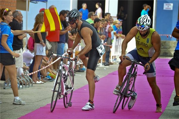 El Comité de Jueces y Oficiales FATRI presenta su Memoria de 2014